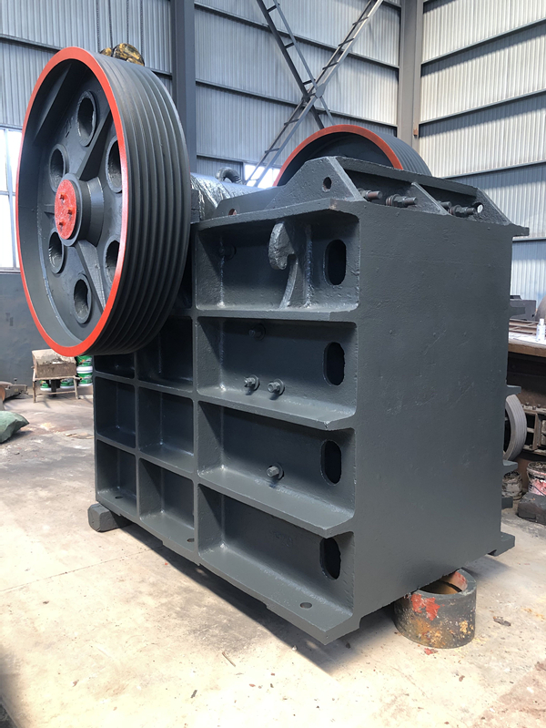 750x1060顎式破碎機